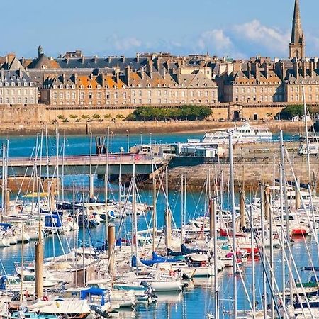 Charmante Maison A Evran Proche Dinan Et St Malo. Exterior foto