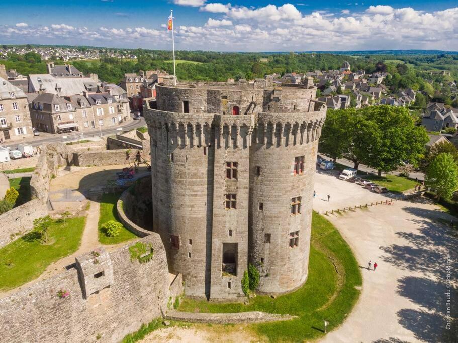 Charmante Maison A Evran Proche Dinan Et St Malo. Exterior foto